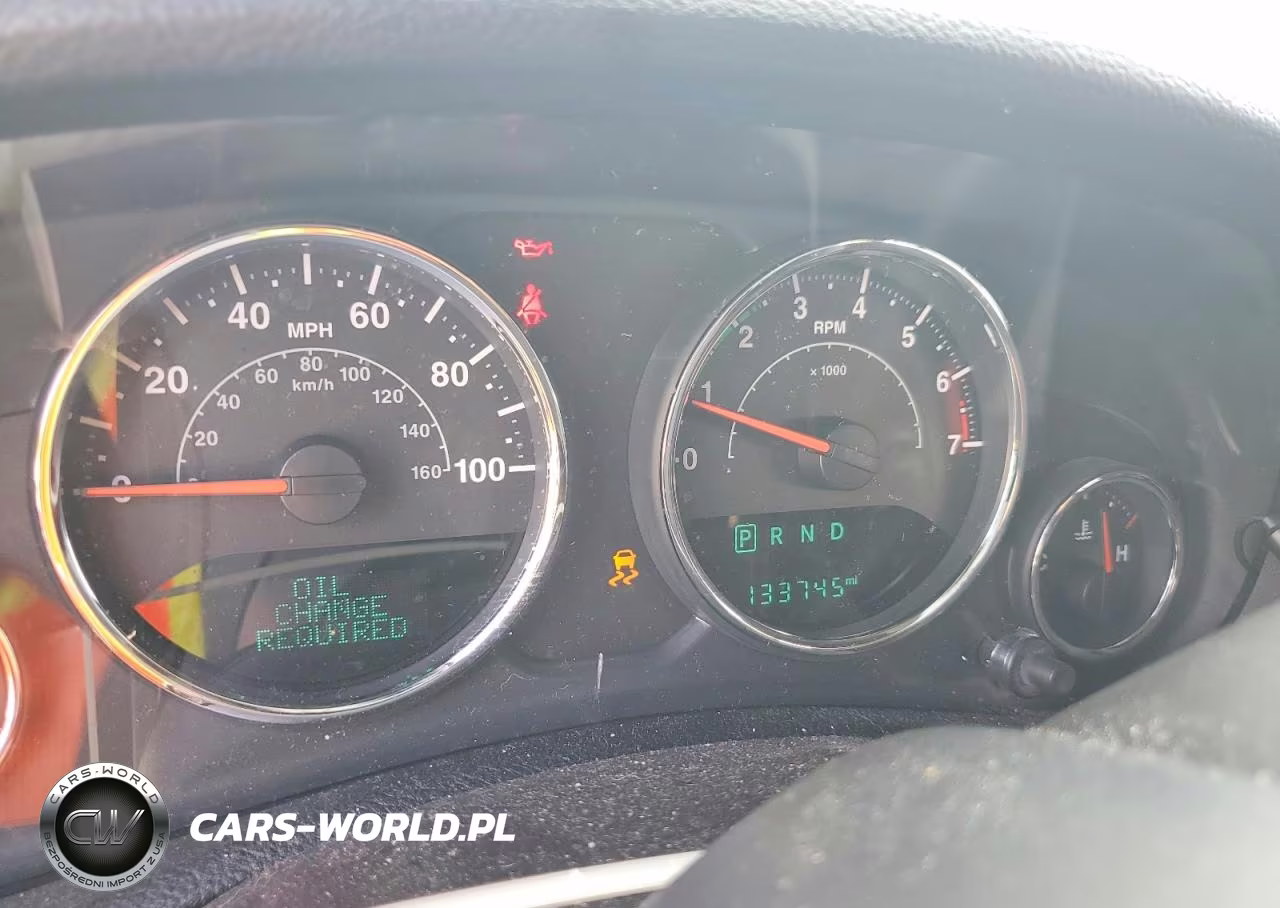 2015 Jeep Wrangler Unlimited Sport VIN:1C4BJWDG9FL675336 - 9