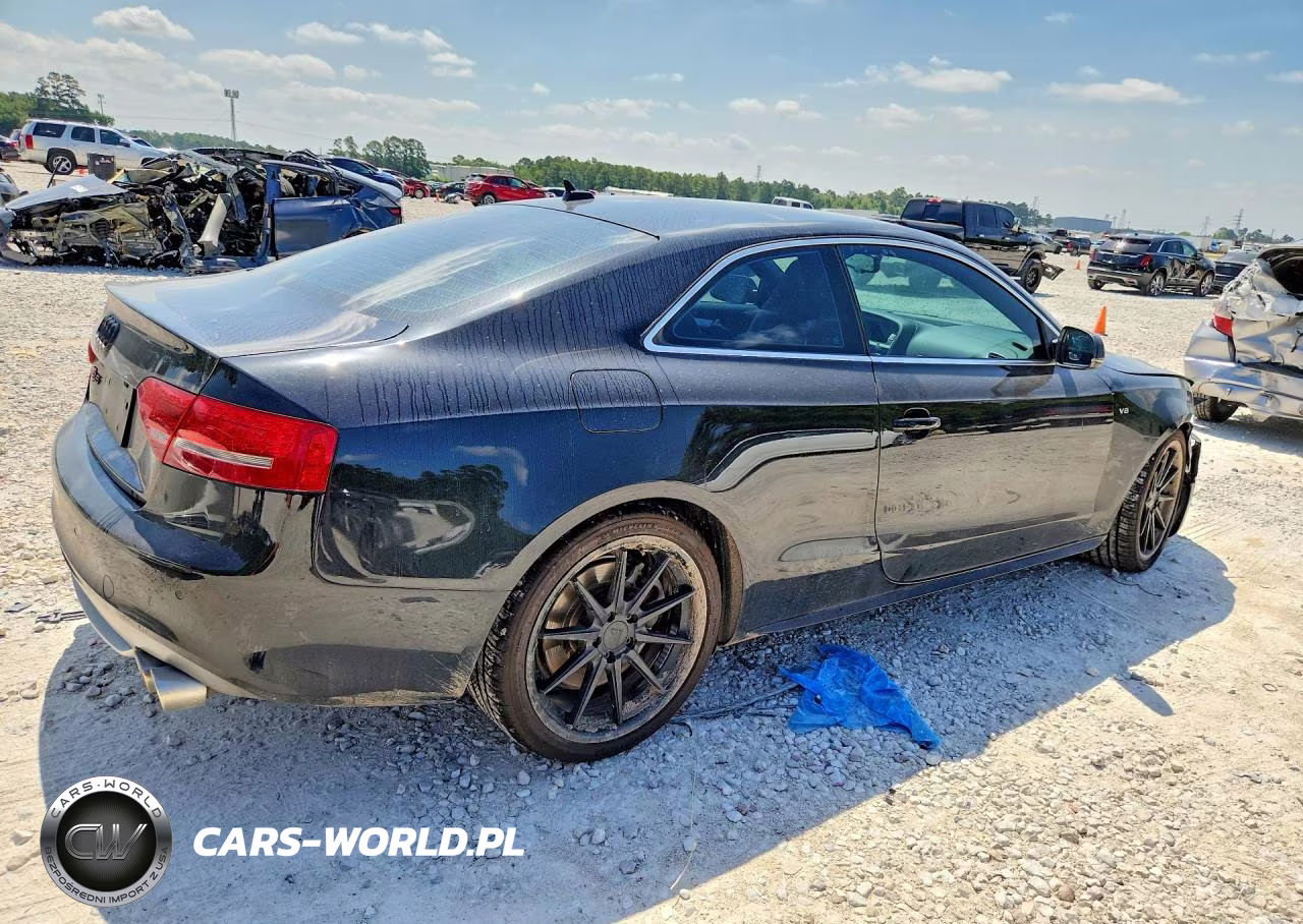 2011 Audi S5 Premium Plus VIN:WAUCVAFRXBA035830 - 3