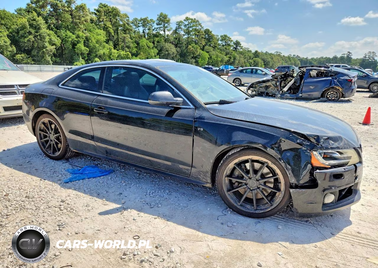 2011 Audi S5 Premium Plus VIN:WAUCVAFRXBA035830 - 4