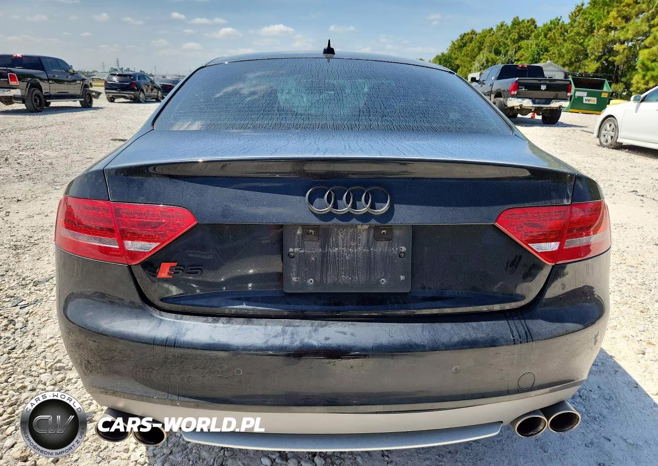 2011 Audi S5 Premium Plus VIN:WAUCVAFRXBA035830 - 6