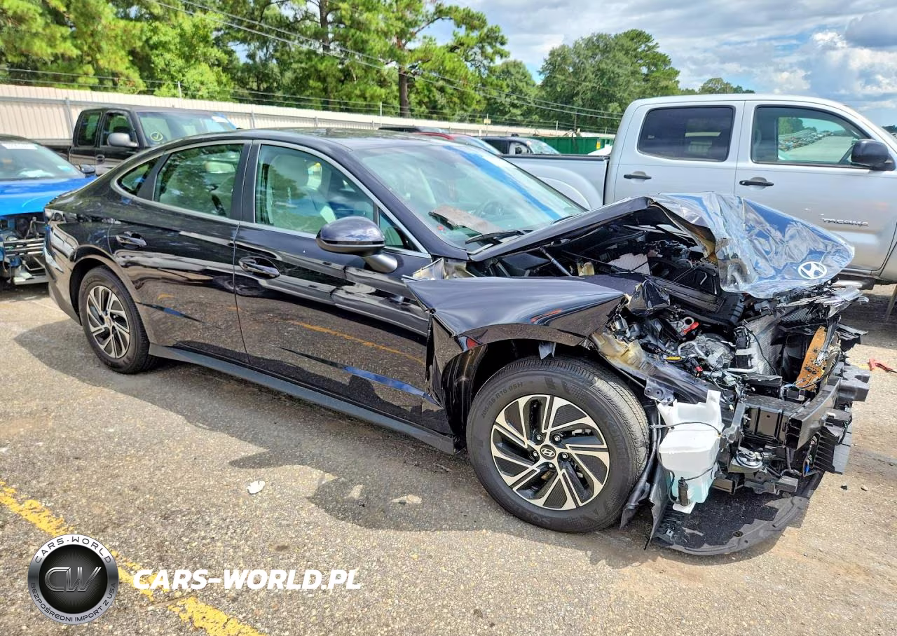 2026 Hyundai Sonata Hybrid Blue VIN:KMHL24JJ2TA157934 - 4