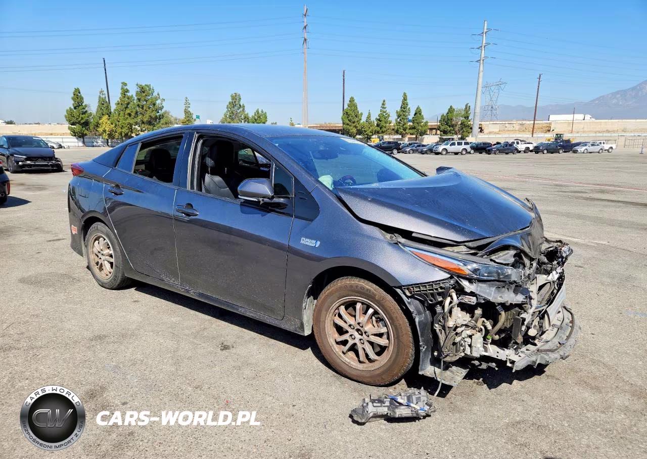 2020 Toyota Prius Prime Xle VIN:JTDKARFP4L3143695 - 4