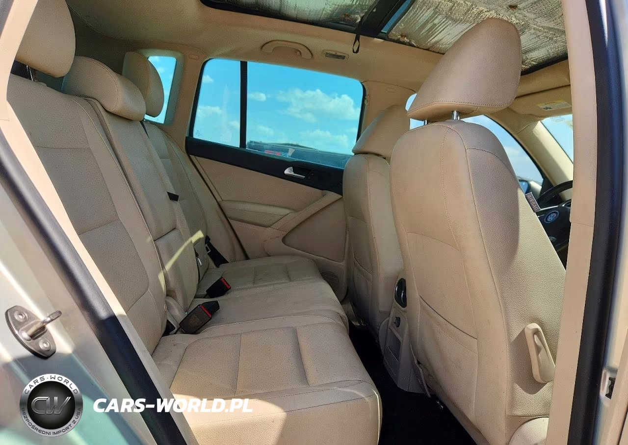 2015 Volkswagen Tiguan S VIN:WVGAV7AX0FW563125 - 10