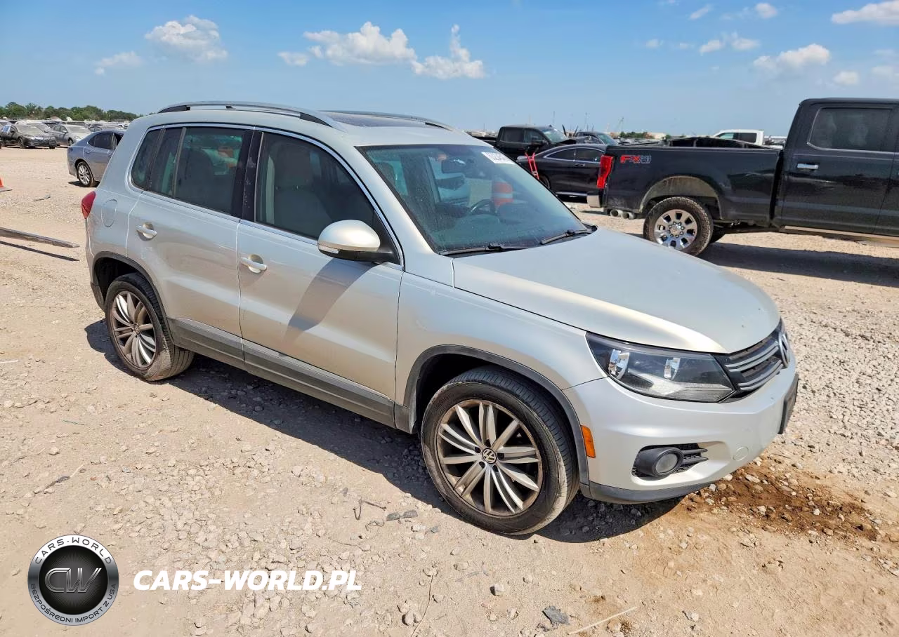 2015 Volkswagen Tiguan S VIN:WVGAV7AX0FW563125 - 4