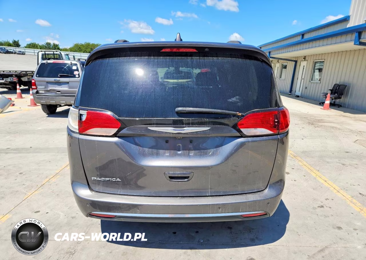 2017 Chrysler Pacifica Touring L VIN:2C4RC1BG8HR795329 - 6