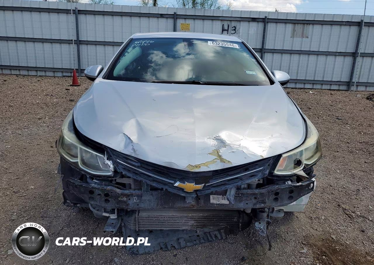 2018 Chevrolet Cruze Ls VIN:1G1BC5SM5J7151348 - 5