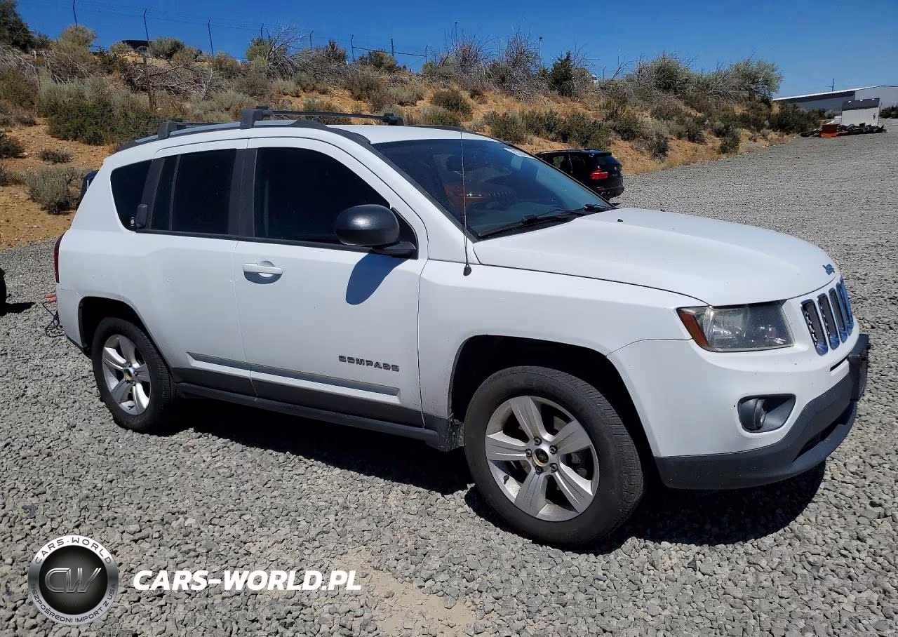 2016 Jeep Compass Sport VIN:1C4NJCBA4GD681504 - 4