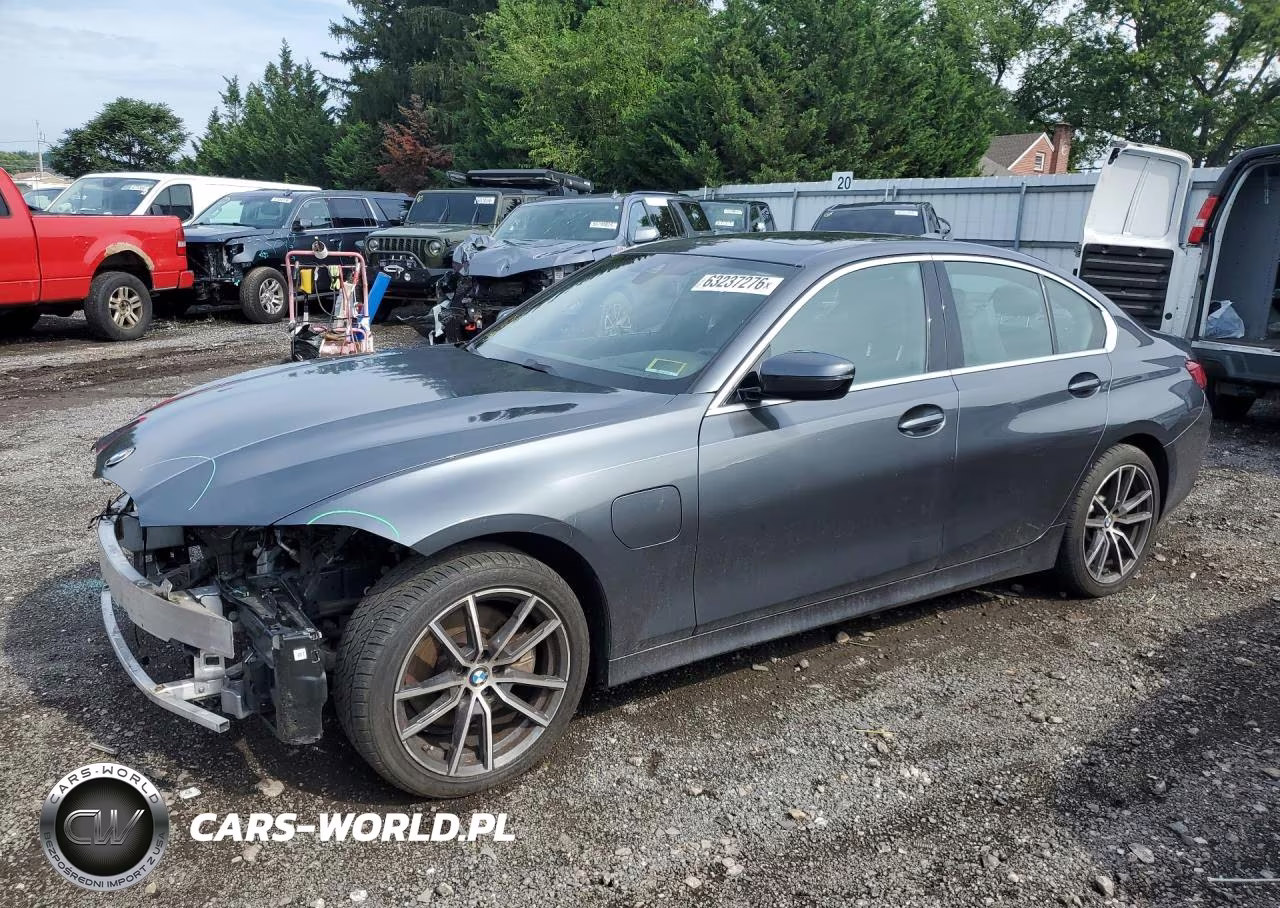2021 BMW 330Xe
