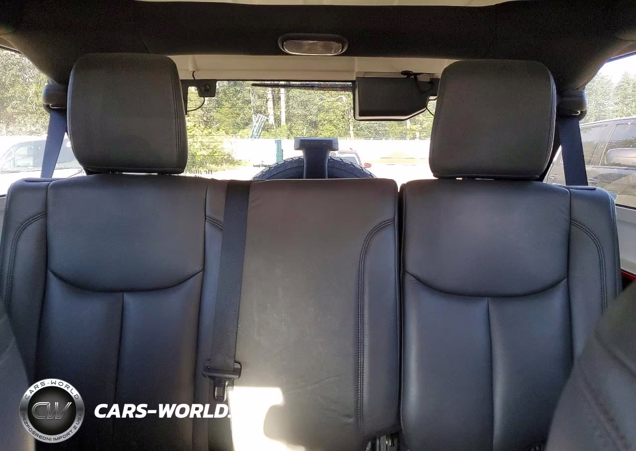 2014 Jeep Wrangler Unlimited Sahara VIN:1C4HJWEG9EL292701 - 10