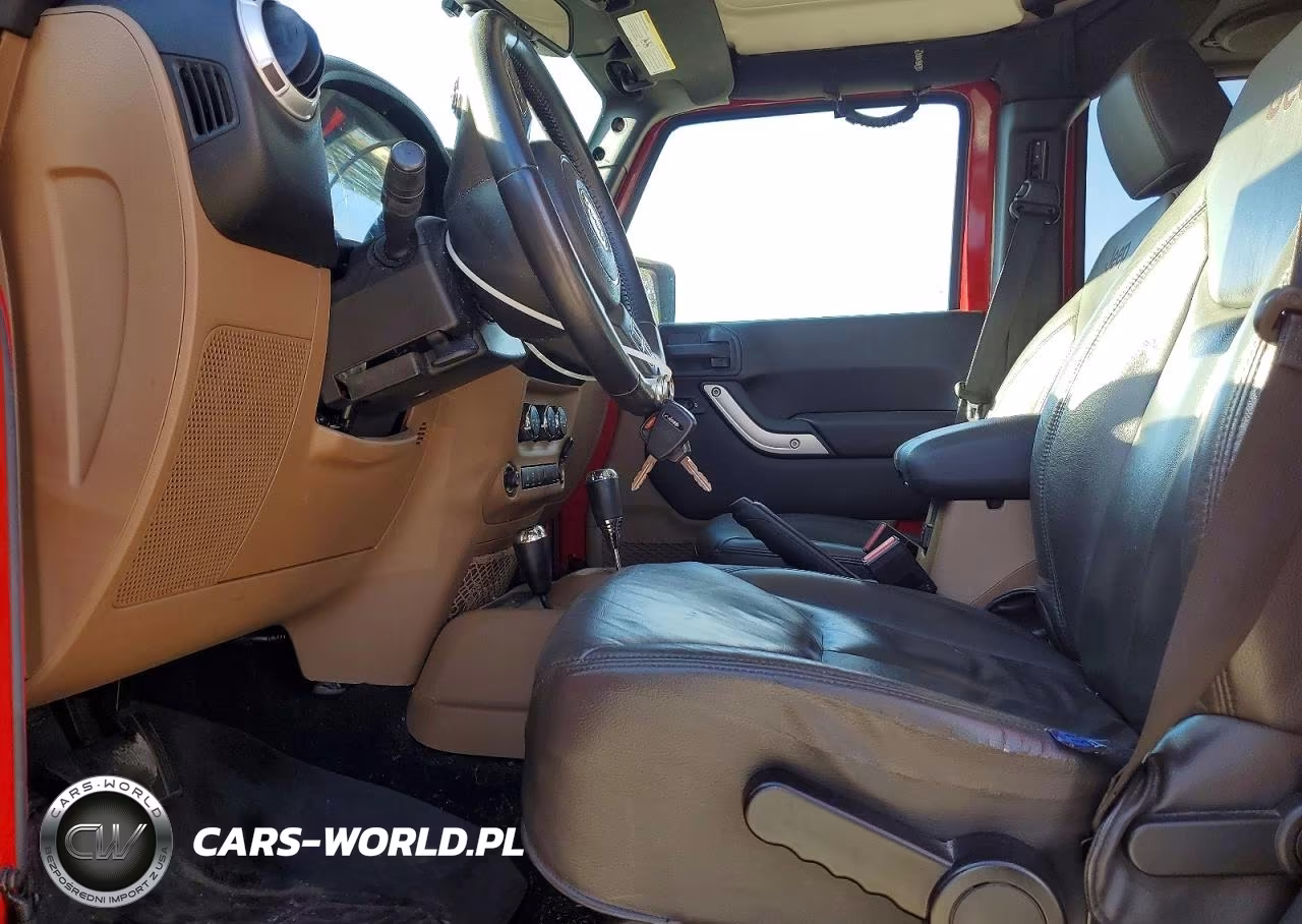 2014 Jeep Wrangler Unlimited Sahara VIN:1C4HJWEG9EL292701 - 7