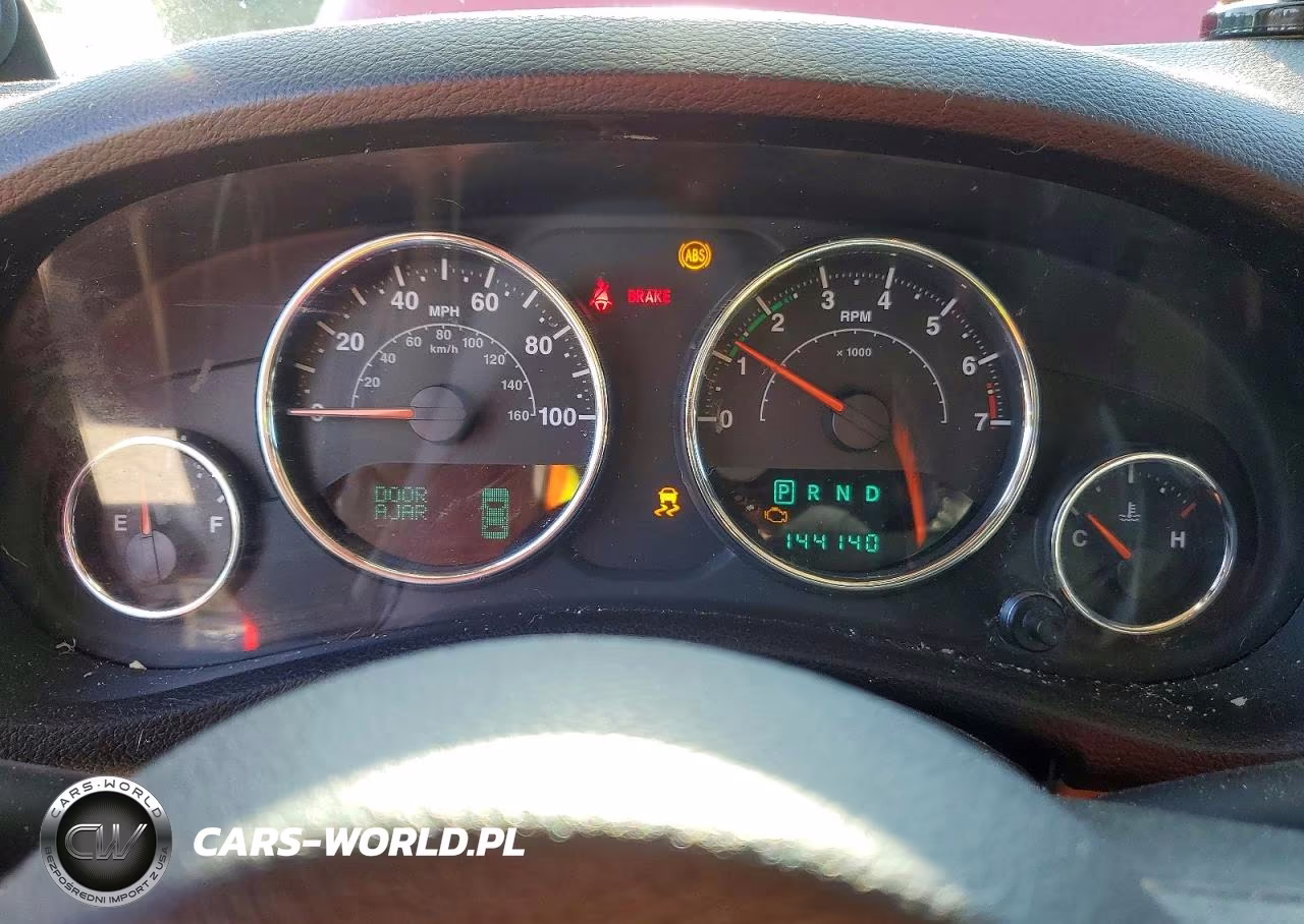 2014 Jeep Wrangler Unlimited Sahara VIN:1C4HJWEG9EL292701 - 9