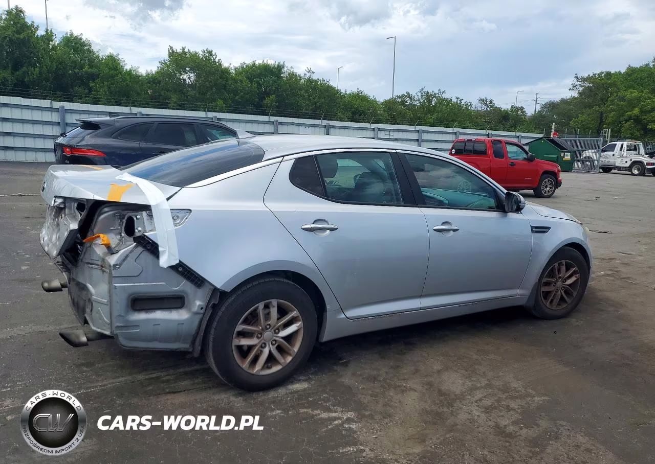 2013 Kia Optima Lx VIN:5XXGM4A79DG196868 - 3