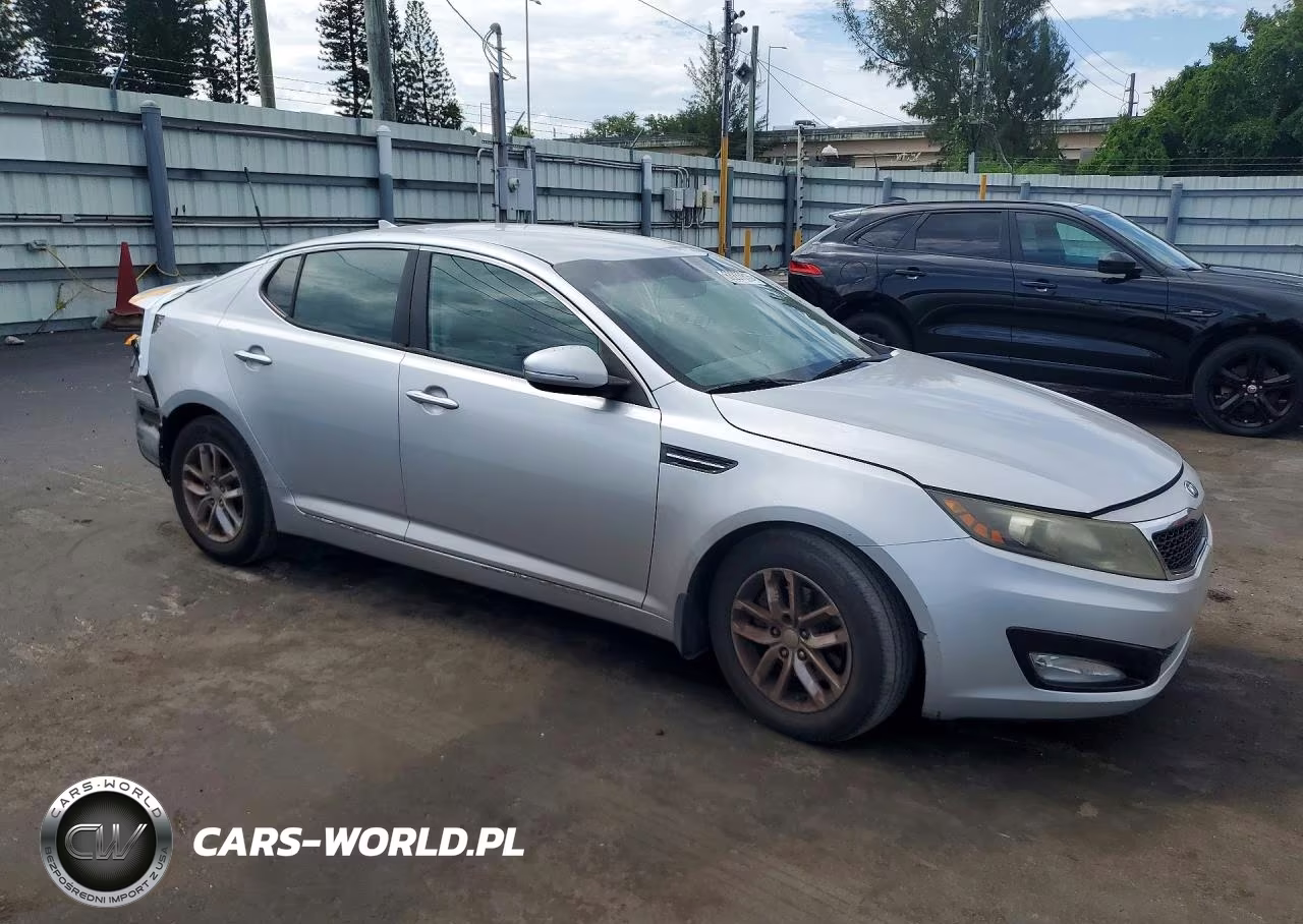 2013 Kia Optima Lx VIN:5XXGM4A79DG196868 - 4