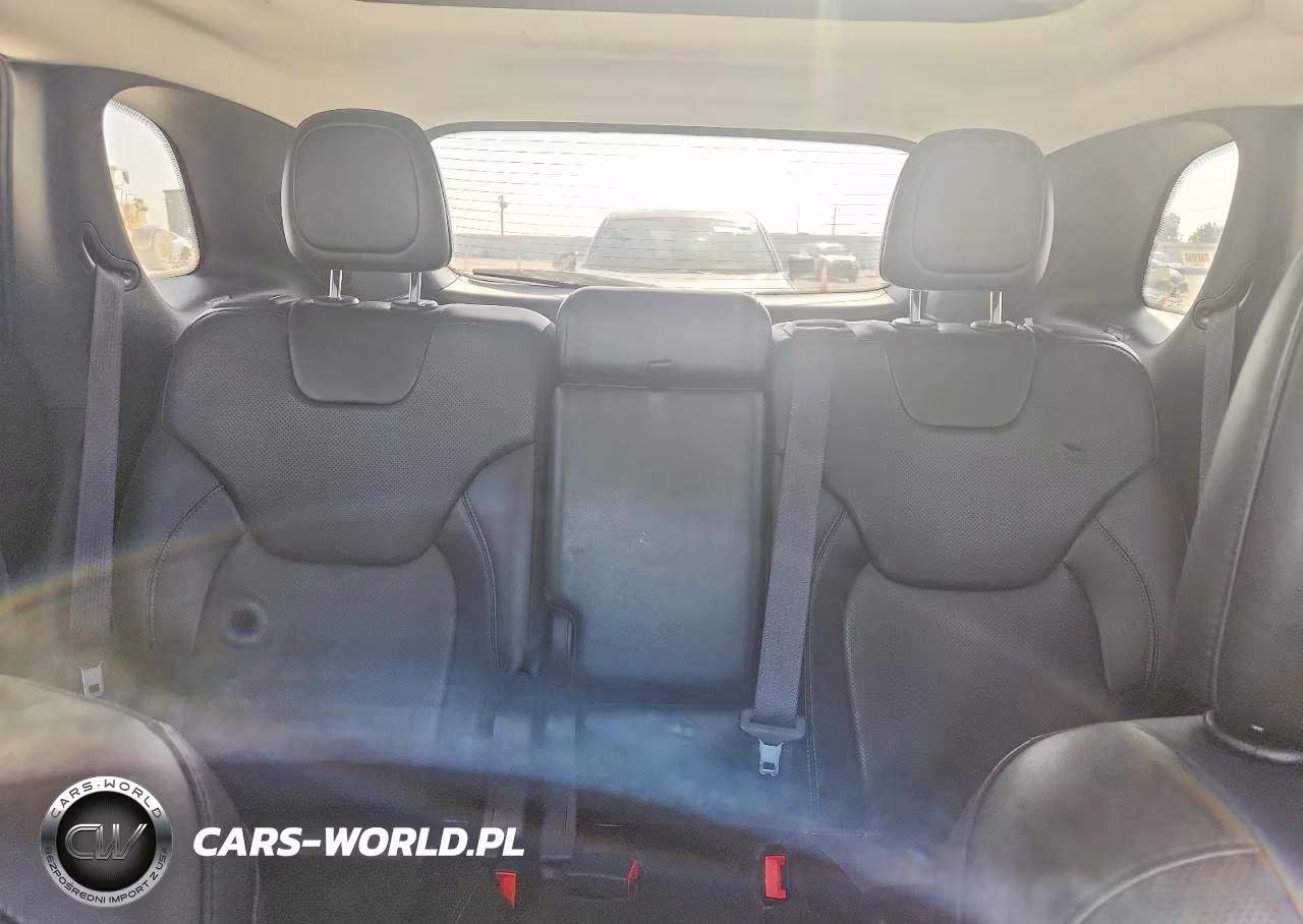 2022 Jeep Cherokee Limited VIN:1C4PJMDX9ND555684 - 10