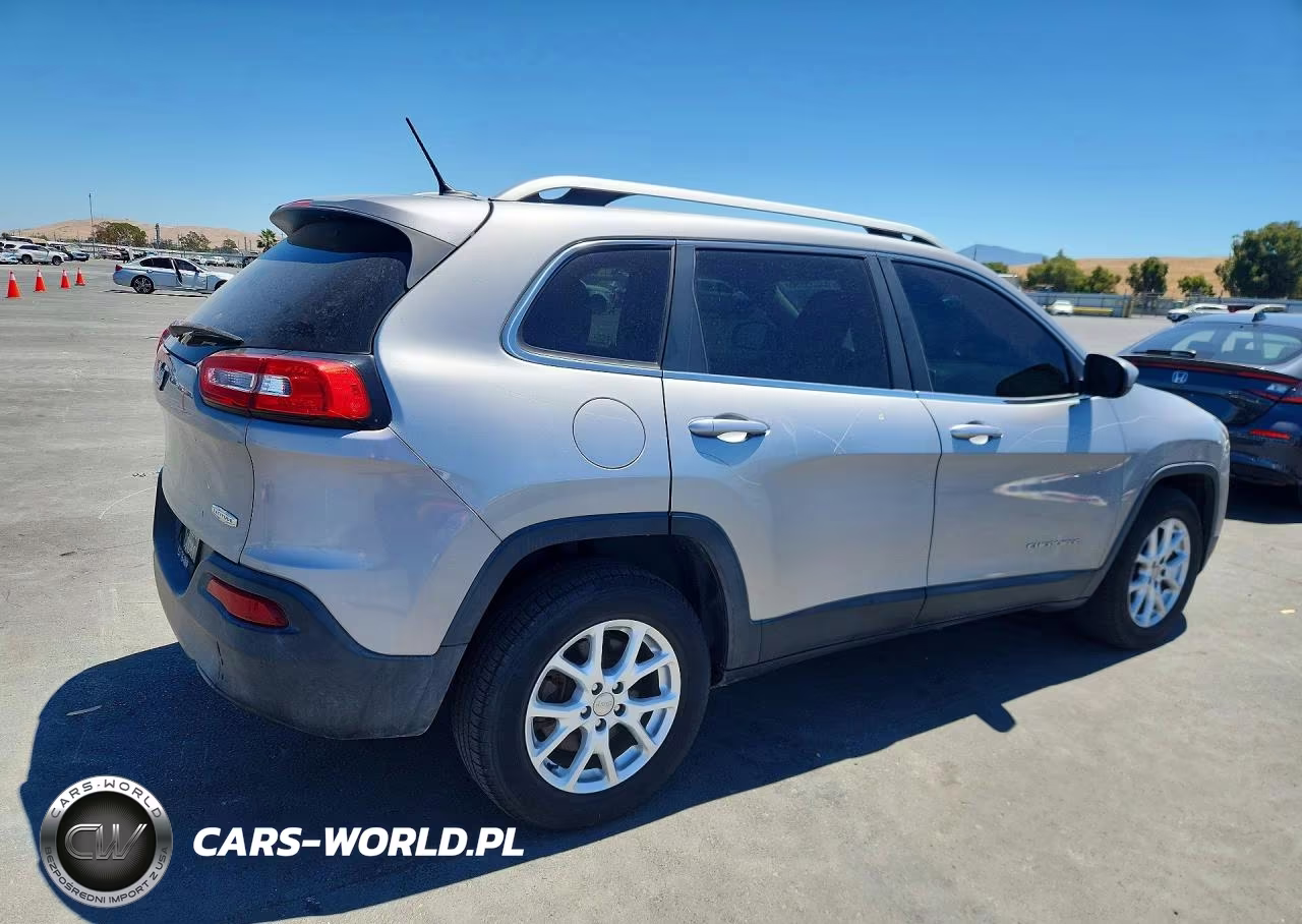 2014 Jeep Cherokee Latitude VIN:1C4PJMCS8EW315424 - 3
