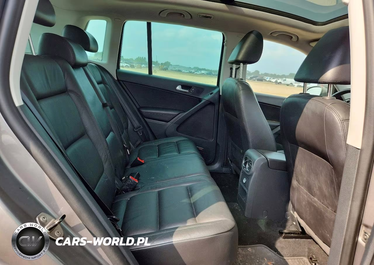 2010 Volkswagen Tiguan Se VIN:WVGBV7AX7AW538137 - 10