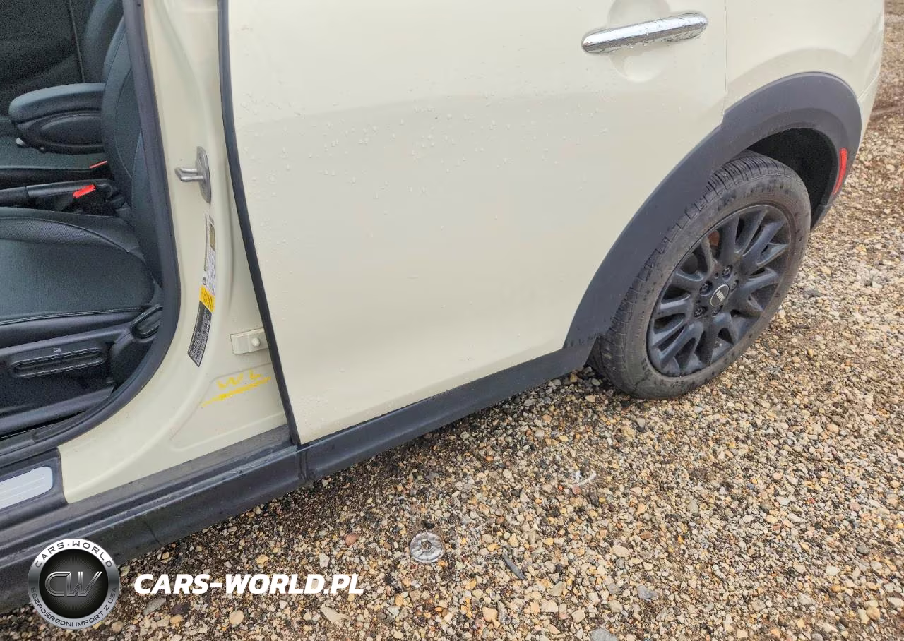 2021 Mini Cooper VIN:WMWXU7C08M2P10021 - 12