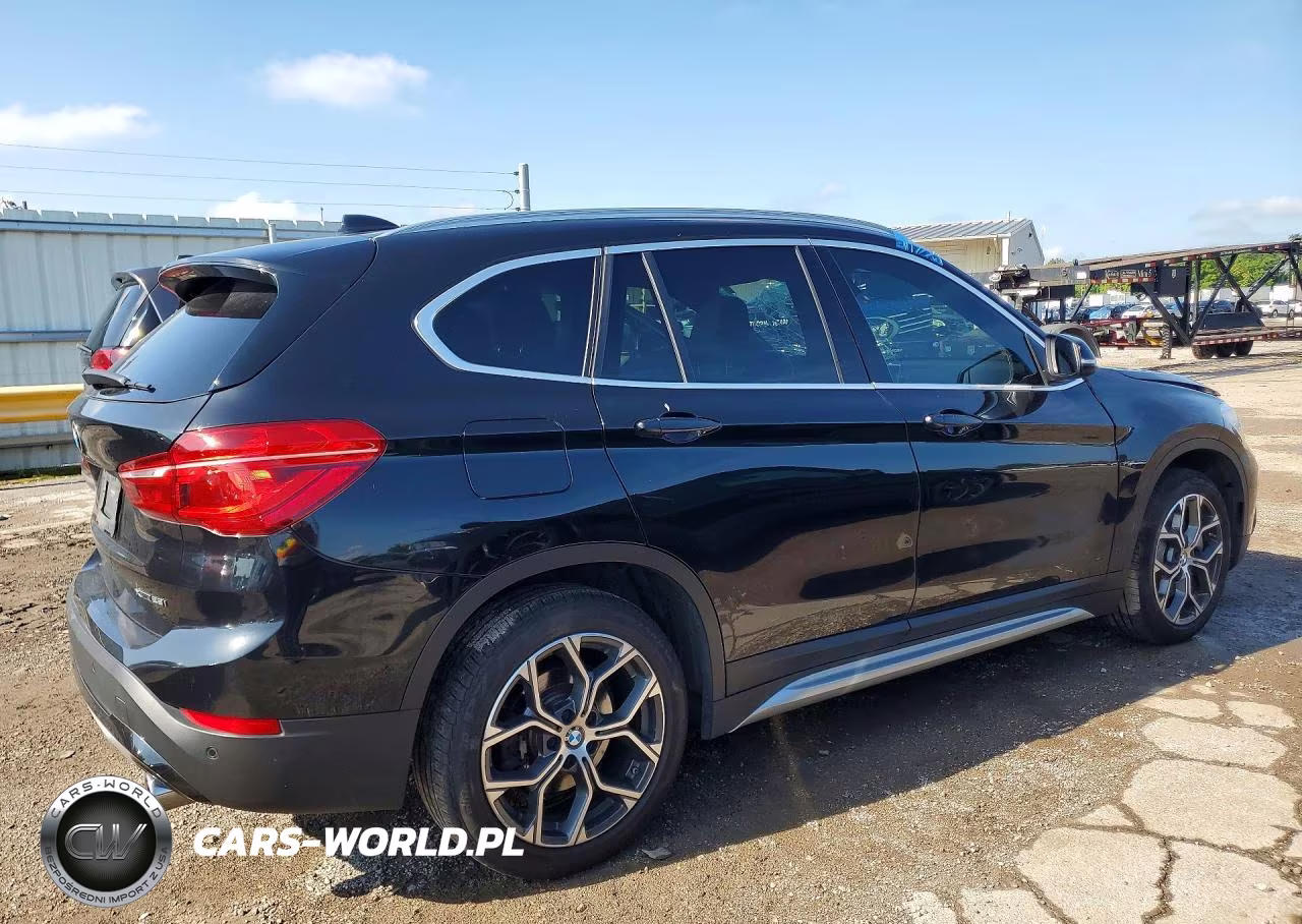 2021 BMW X1 xDrive28I VIN:WBXJG9C01M5T31682 - 3