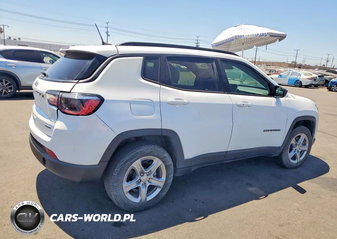 2024 Jeep Compass Latitude VIN:3C4NJDBN0RT597184 - 3