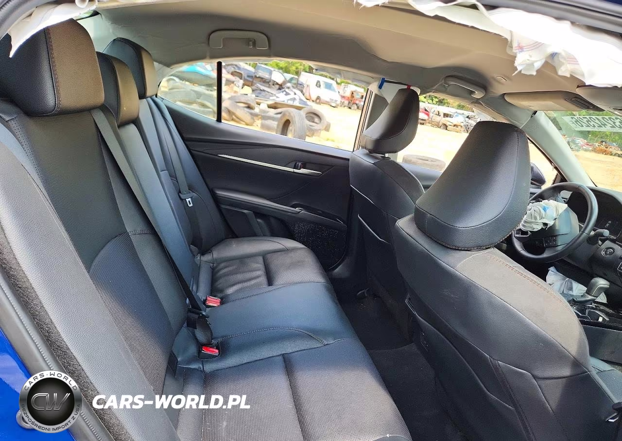 2026 Toyota Camry Xle VIN:4T1DAACKXTU275661 - 10