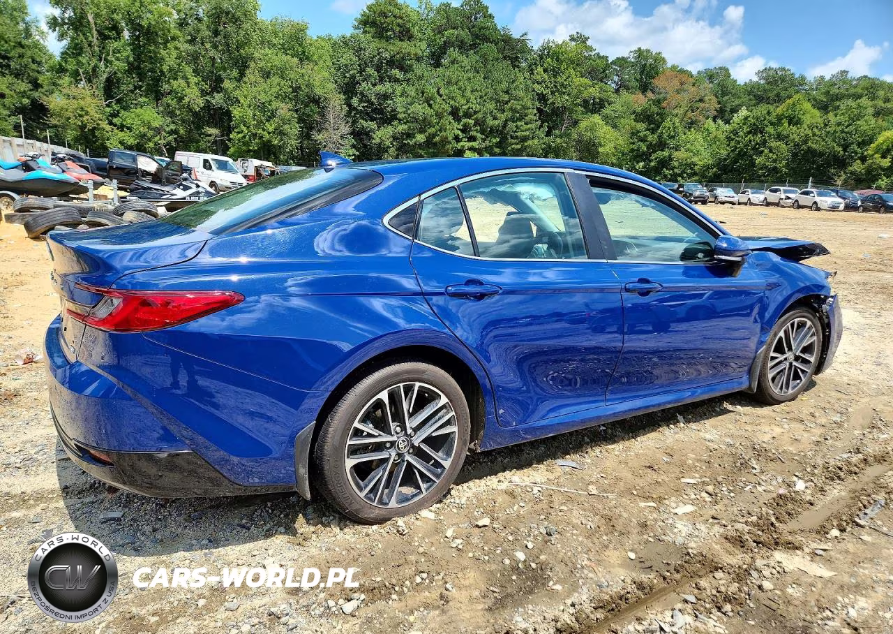 2026 Toyota Camry Xle VIN:4T1DAACKXTU275661 - 3
