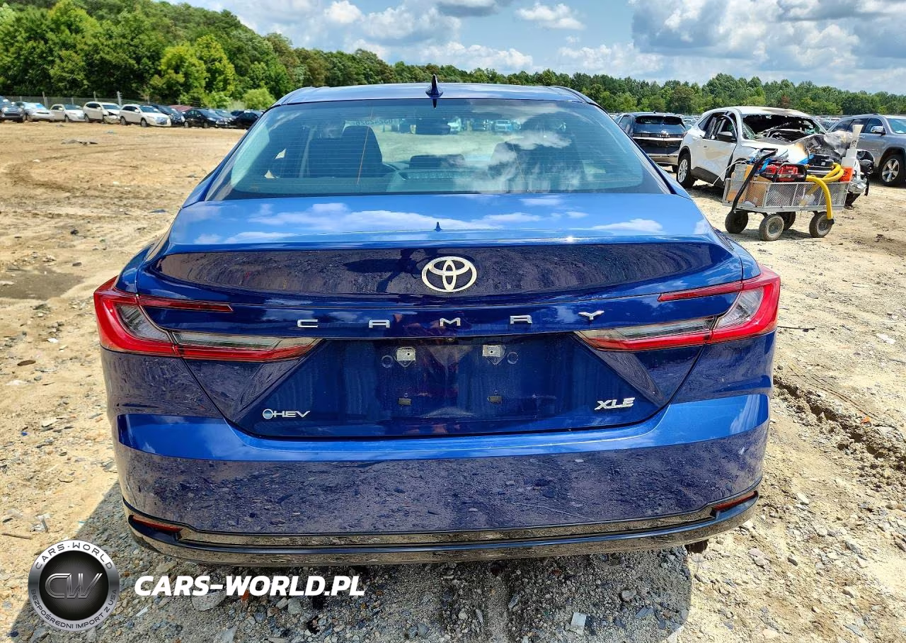 2026 Toyota Camry Xle VIN:4T1DAACKXTU275661 - 6