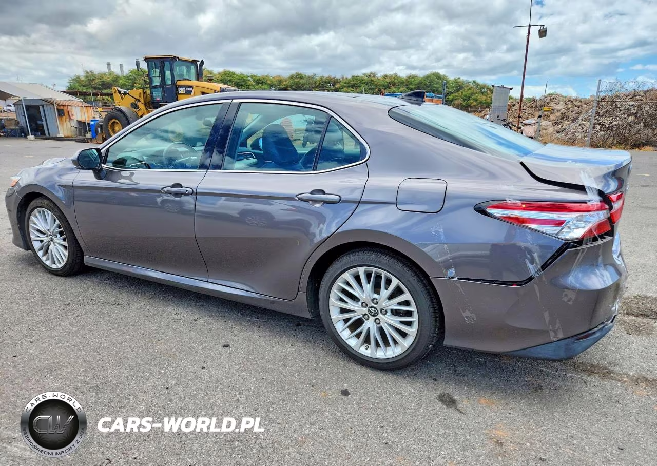2018 Toyota Camry L VIN:4T1B11HK0JU070556 - 2