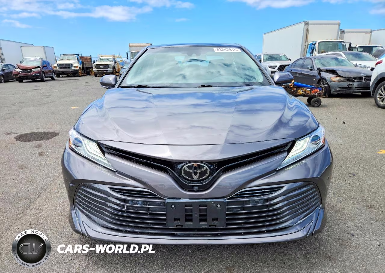 2018 Toyota Camry L VIN:4T1B11HK0JU070556 - 5