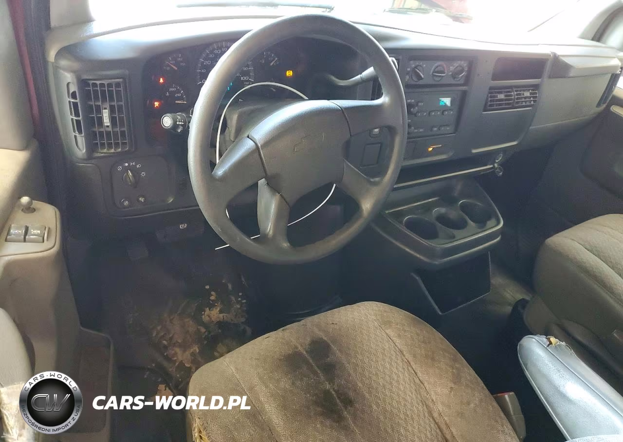 2007 Chevrolet Express G1500 VIN:1GCFG15T471170302 - 8