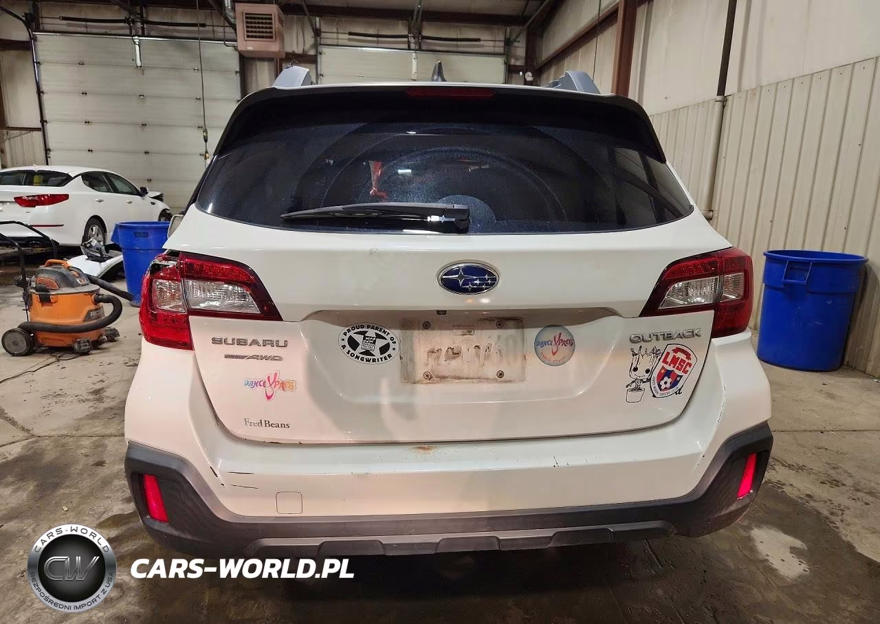 2018 Subaru Outback 2.5I Premium VIN:4S4BSACC0J3355146 - 6