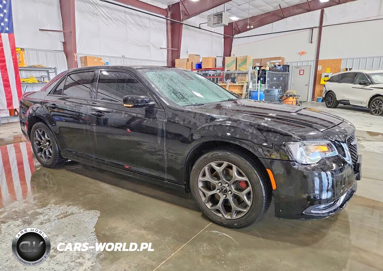 2018 Chrysler 300 S VIN:2C3CCAGG2JH321195 - 4
