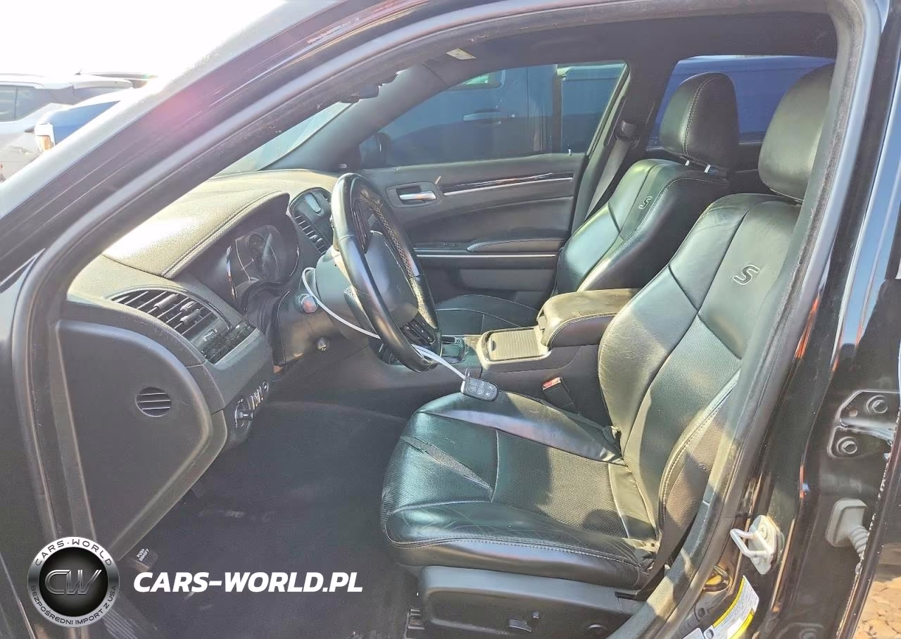 2018 Chrysler 300 S VIN:2C3CCAGG2JH321195 - 7