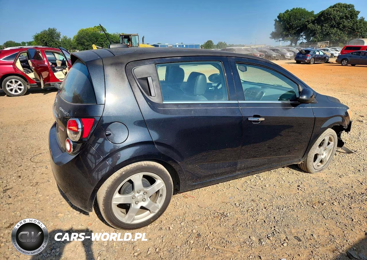 2015 Chevrolet Sonic Ltz VIN:1G1JE6SB0F4103288 - 3