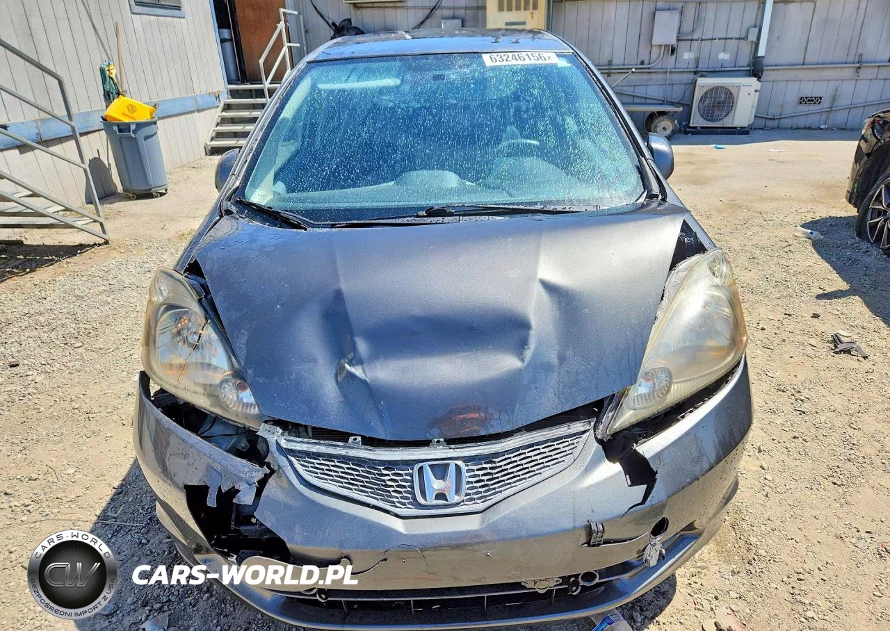 2013 Honda Fit VIN:JHMGE8H33DC076828 - 5