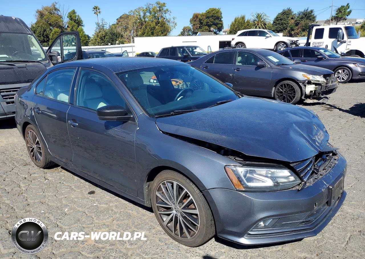 2016 Volkswagen Jetta Sport VIN:3VWD17AJ8GM401038 - 4