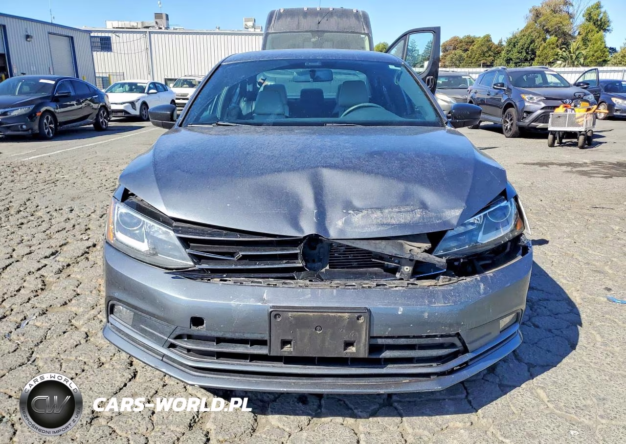 2016 Volkswagen Jetta Sport VIN:3VWD17AJ8GM401038 - 5
