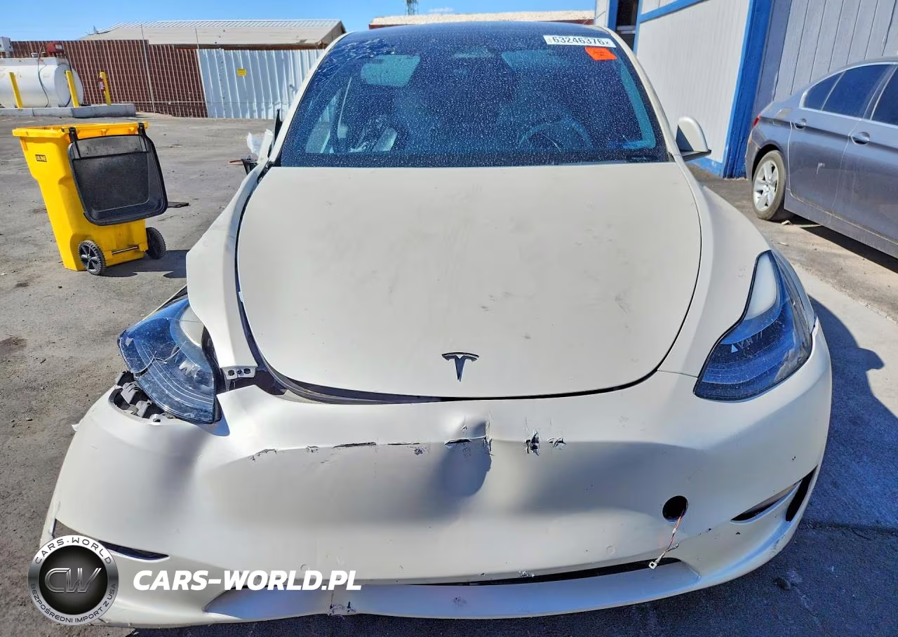2022 Tesla Model Y VIN:7SAYGDEF6NF337545 - 5
