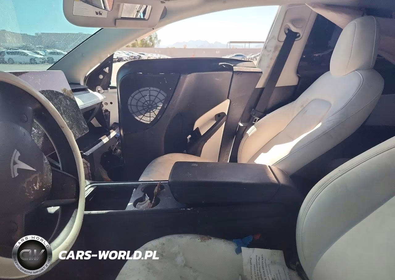 2022 Tesla Model Y VIN:7SAYGDEF6NF337545 - 8