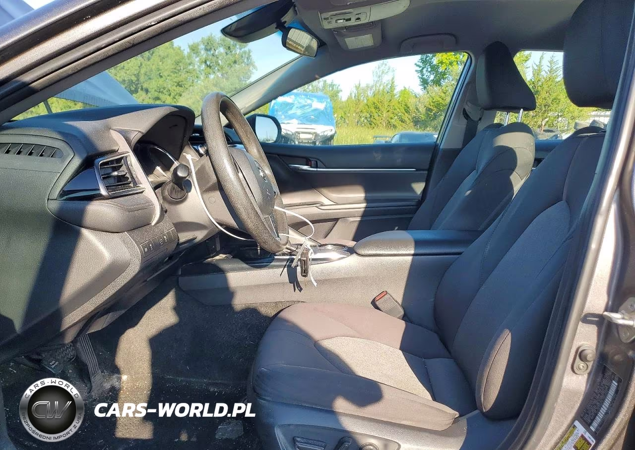 2020 Toyota Camry Le VIN:4T1C11AK3LU863559 - 7
