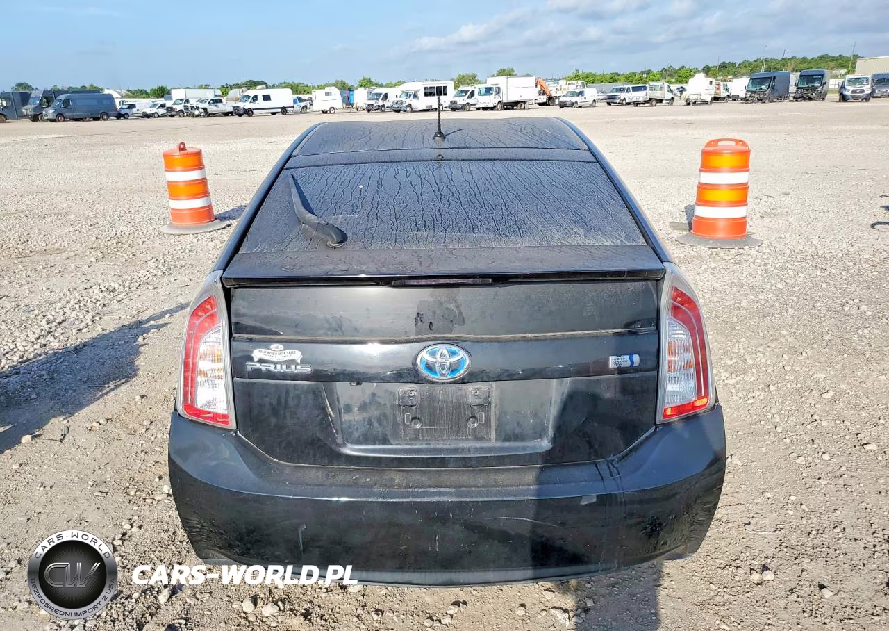 2015 Toyota Prius Two VIN:JTDKN3DU4F1929703 - 6