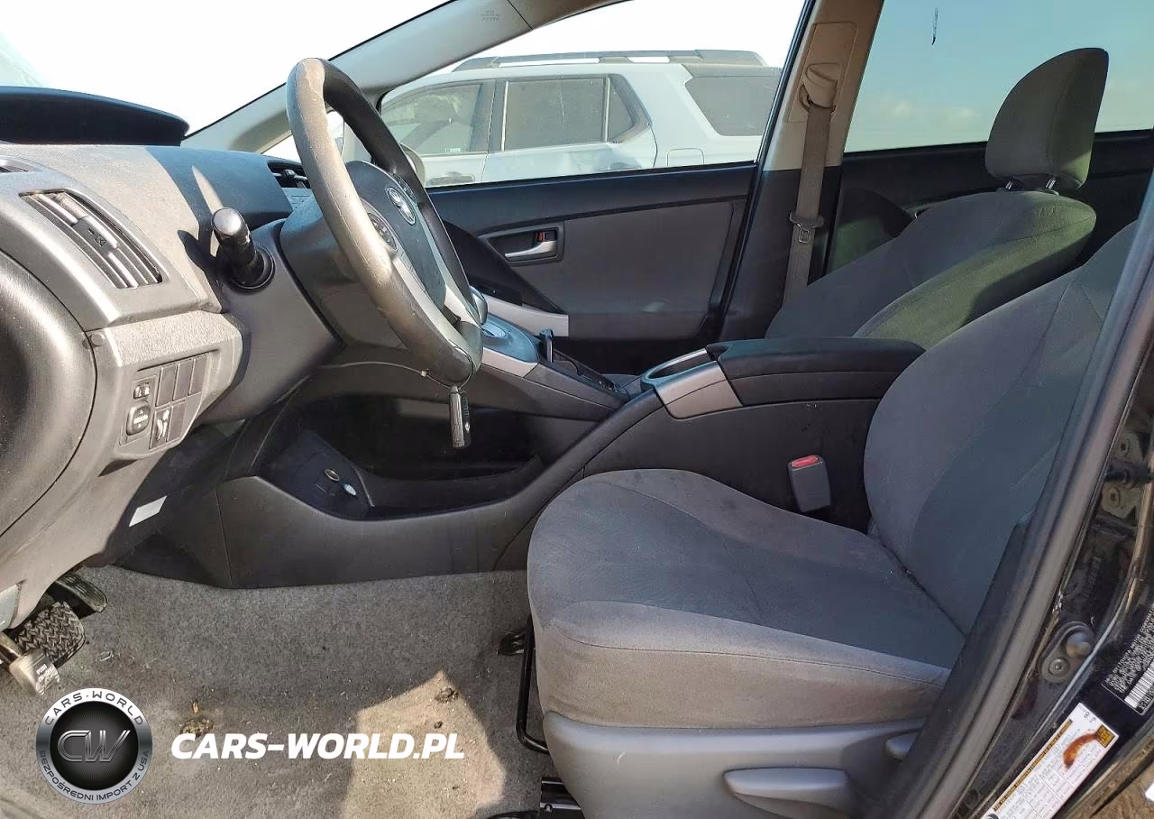 2015 Toyota Prius Two VIN:JTDKN3DU4F1929703 - 7