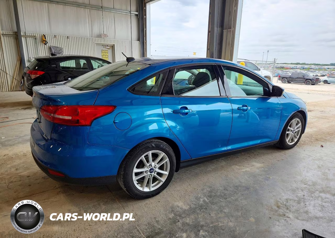 2016 Ford Focus Se VIN:1FADP3F25GL372584 - 3