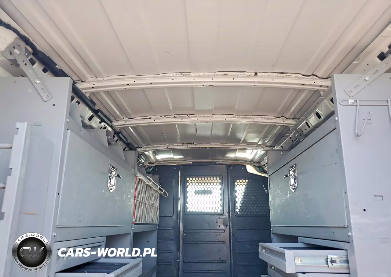 2019 Chevrolet Express G2500 VIN:1GCWGAFG8K1341000 - 10