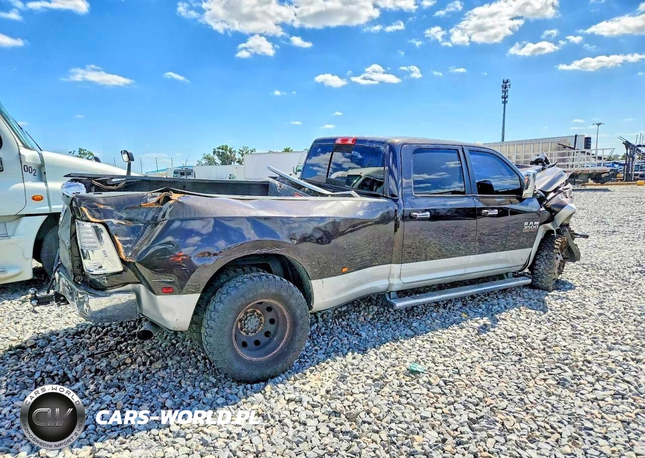 2017 Ram 3500 Laramie VIN:3C63RRJL7HG703562 - 4