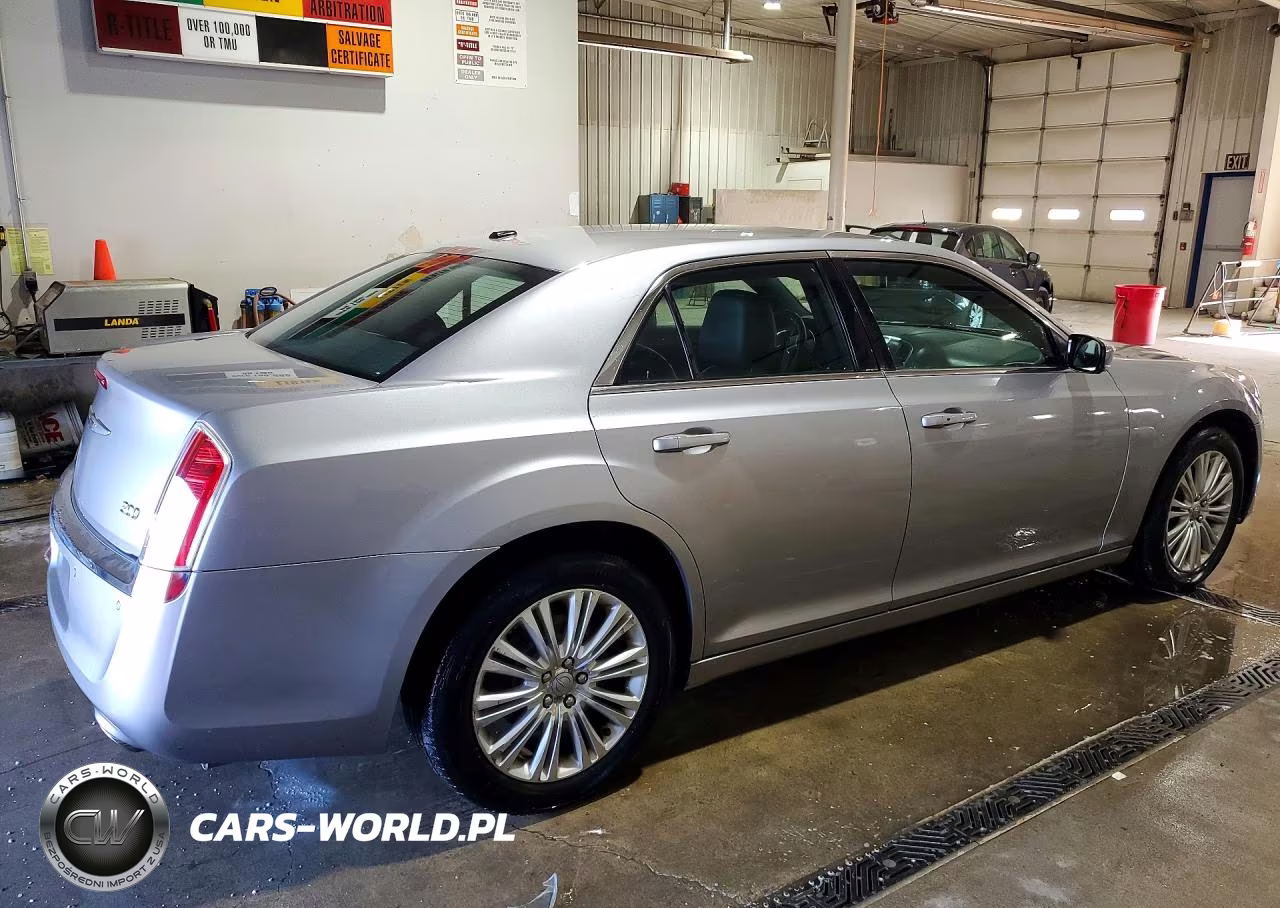 2014 Chrysler 300 VIN:2C3CCARG5EH136514 - 3