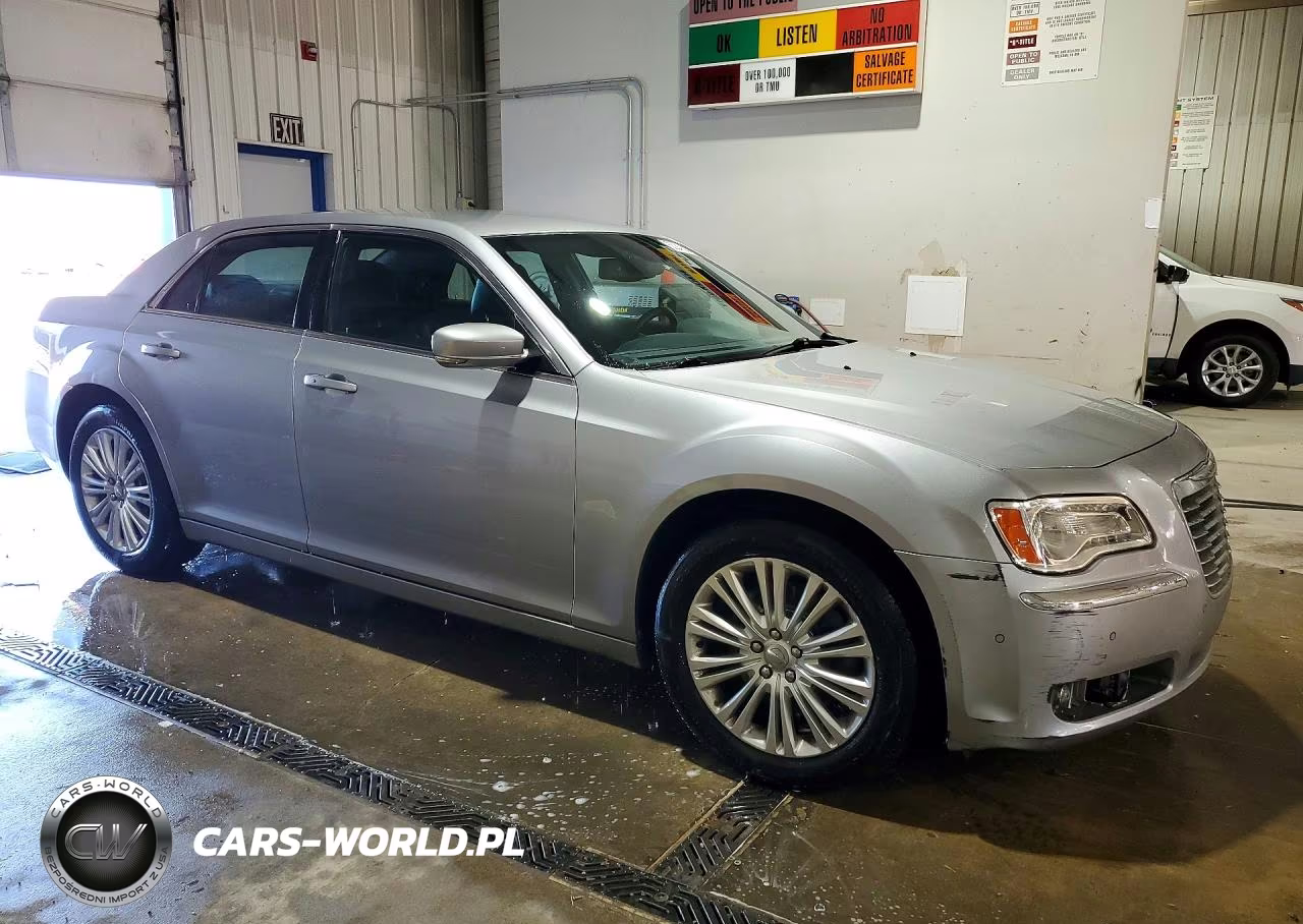 2014 Chrysler 300 VIN:2C3CCARG5EH136514 - 4