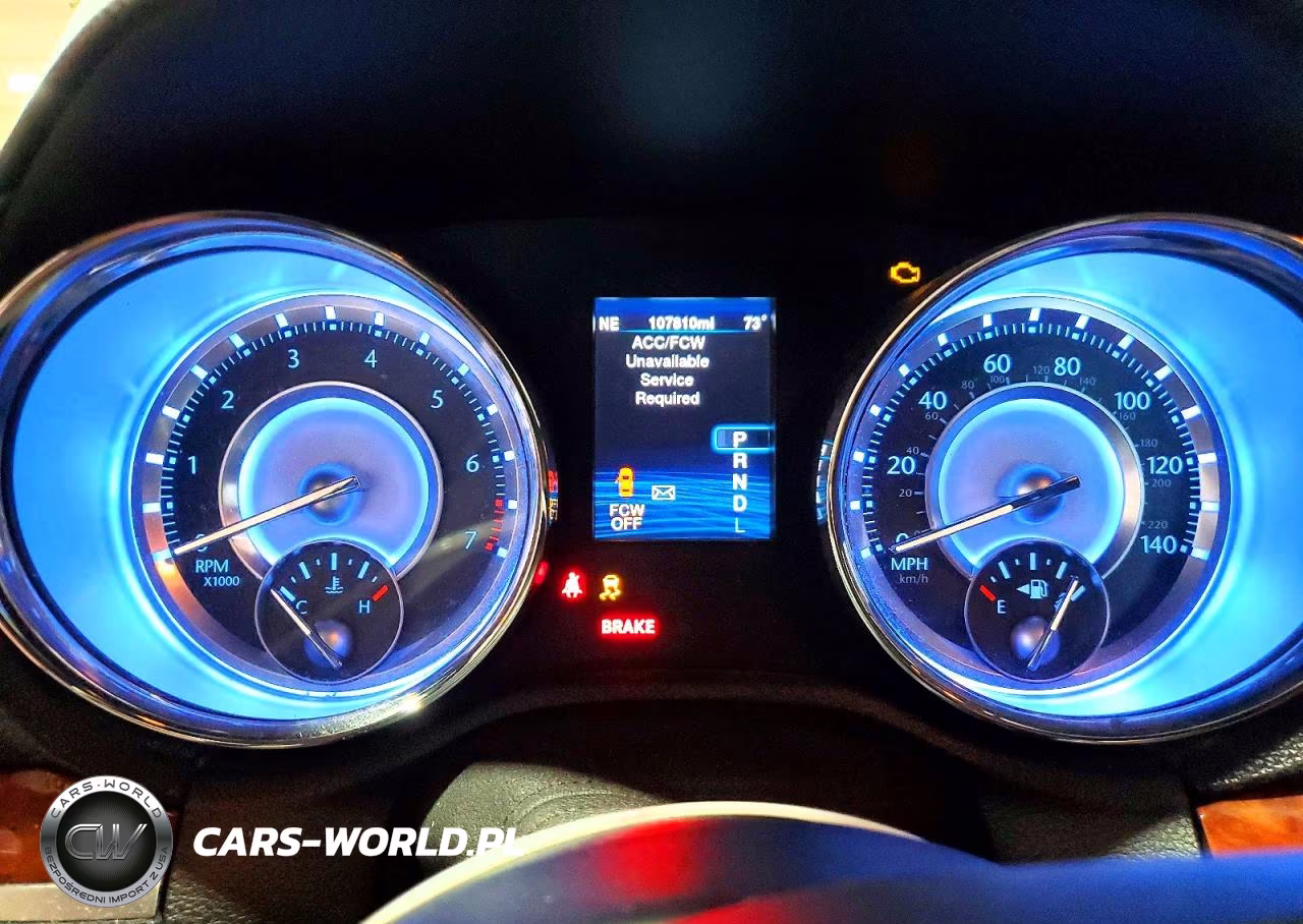 2014 Chrysler 300 VIN:2C3CCARG5EH136514 - 9