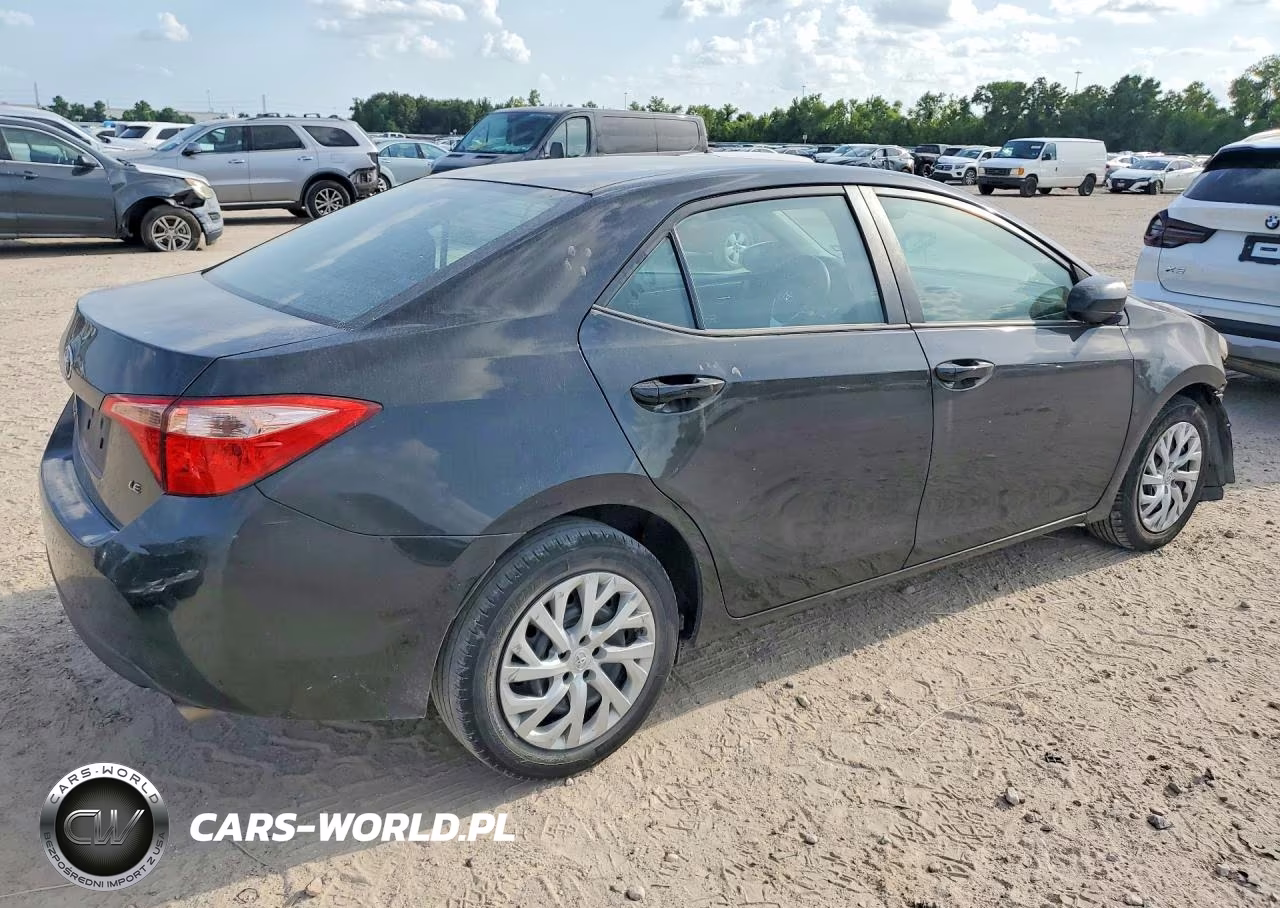 2019 Toyota Corolla Le VIN:5YFBURHE2KP895176 - 3
