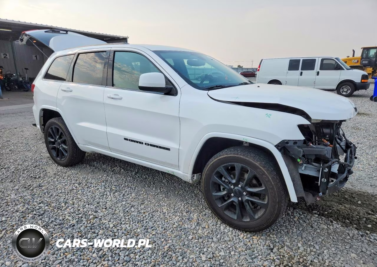 2022 Jeep Grand Cherokee Laredo E VIN:1C4RJFAG3NC113739 - 4