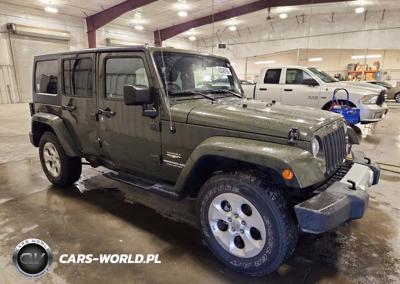 2015 Jeep Wrangler Unlimited Sahara VIN:1C4HJWEG3FL730260 - 4